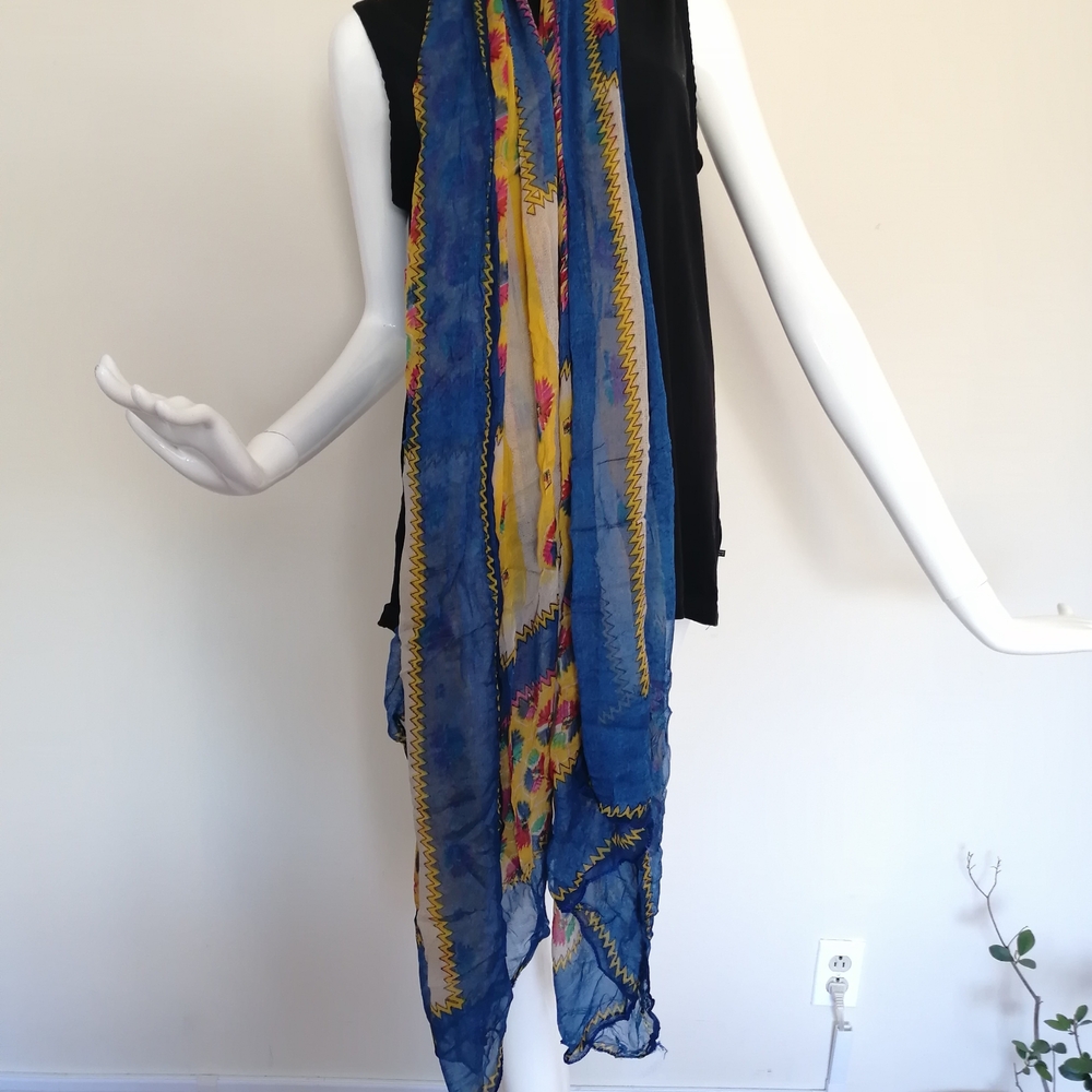 Chic Women's Scarf lot - Picture 4 of 9